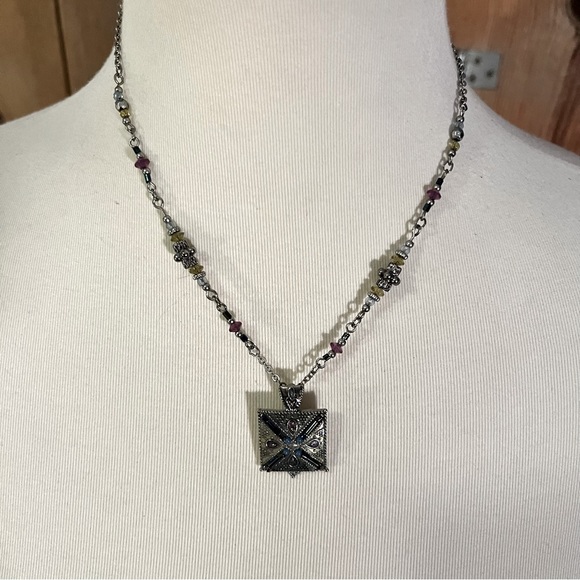 Fashion necklace and clip earring set - Picture 2 of 6